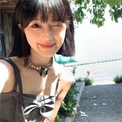 背带短裤丧尸来袭